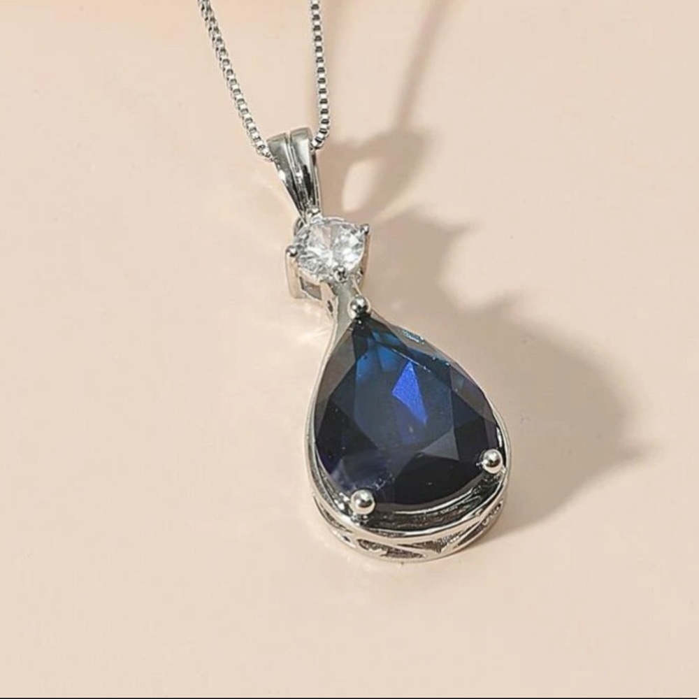 🆕 Waterdrop Crystal Blue & Silver Necklace!!!  Brand New!!! Great Gift Idea!!!